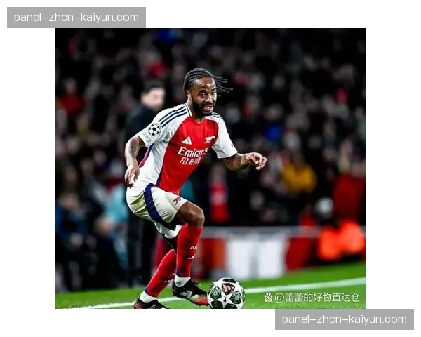 特写：时隔278天复出即进球，切尔西边锋斯特林跪地亲吻草皮